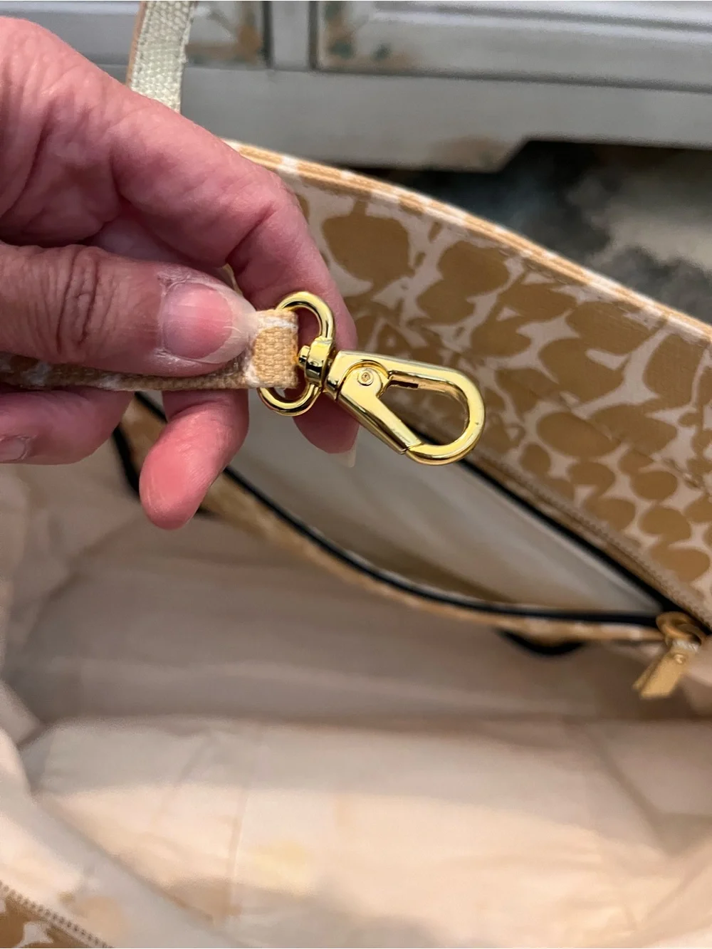 Lilly Pulitzer Finders Keepers Resort Tote Bag Tan & White Animal Print EC